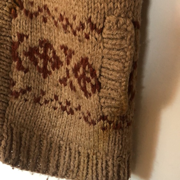 Henri - Vintage Cowichan Sweater 🏕️ - Picture 5 of 10